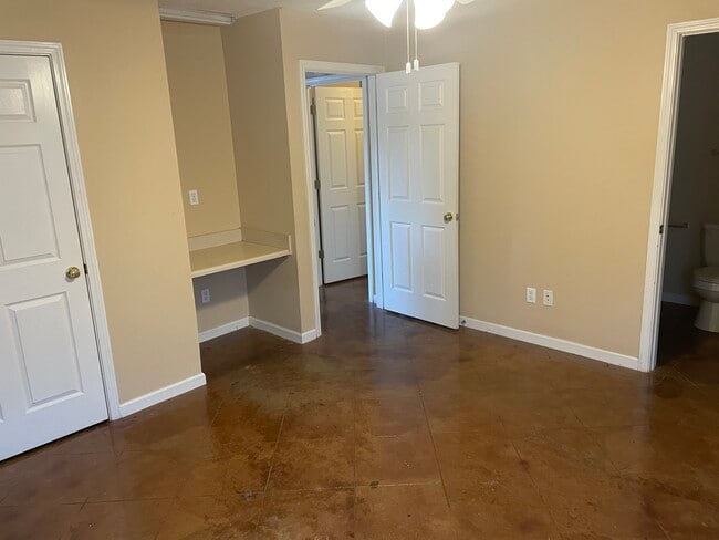 765 Old Mayhew Rd unit One bedroom one bath, Starkville, MS 39759 - photo 4