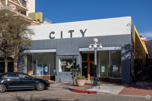 City High School serves grades 9-12 in Tucson, Arizona.