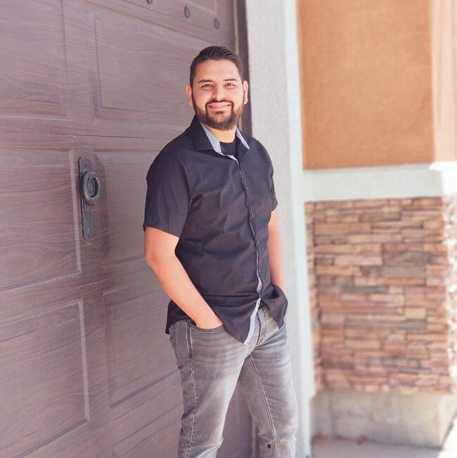 Agent Photo