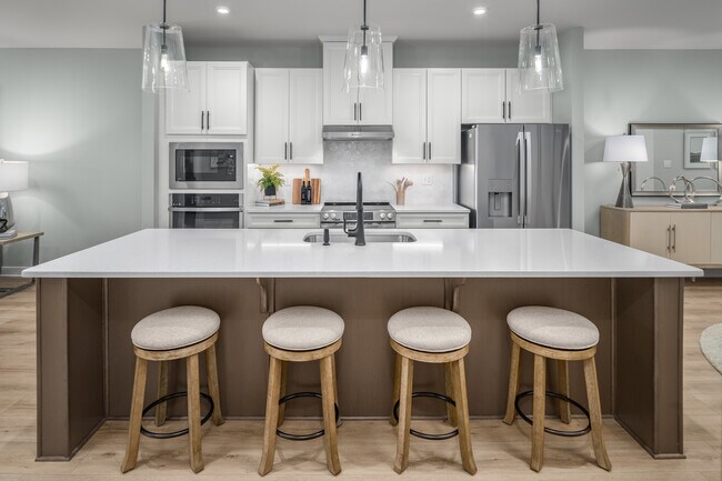 31000 Blooming Ln, Olmsted Falls, OH 44138 - photo 2