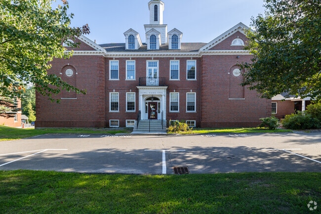 Henniker Community School in Henniker serves grades Pre-K to 8th grade.