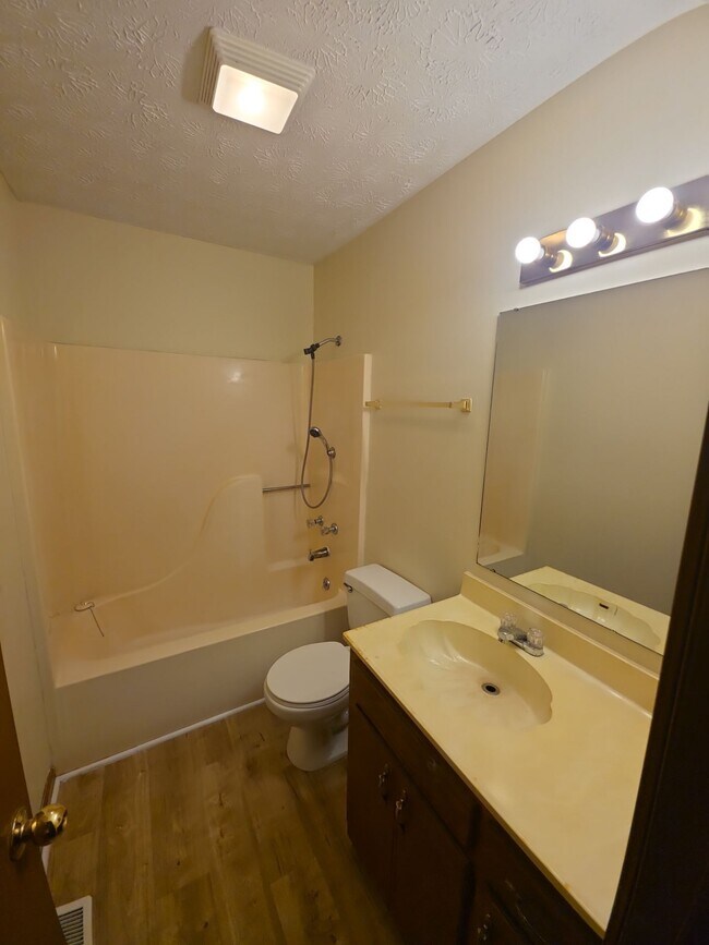 492 W 9th St unit 4, Cookeville, TN 38501 - photo 7