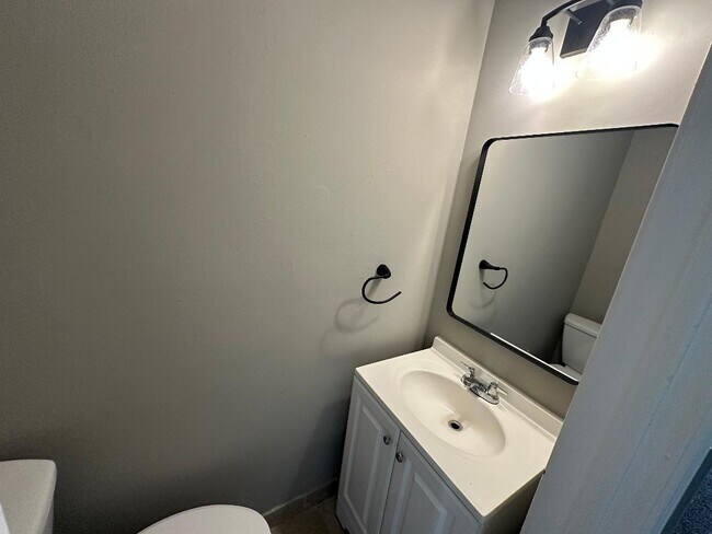 1044 Pembroke Oak Grove Rd unit 32, Oak Grove, KY 42262 - photo 5