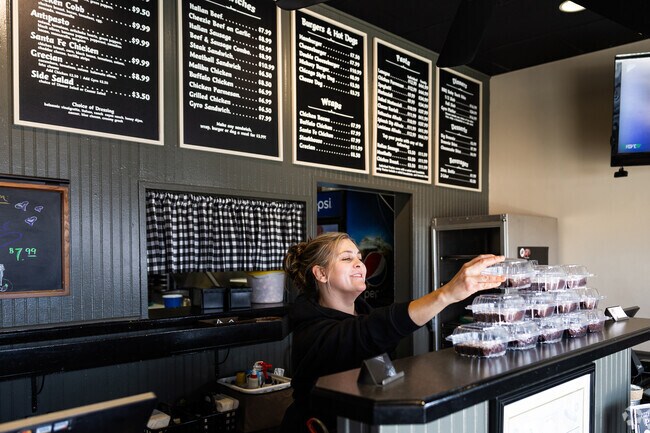 Little Joey's Pizza and Pasta is a favorite for residents of East Hawthorn Woods.