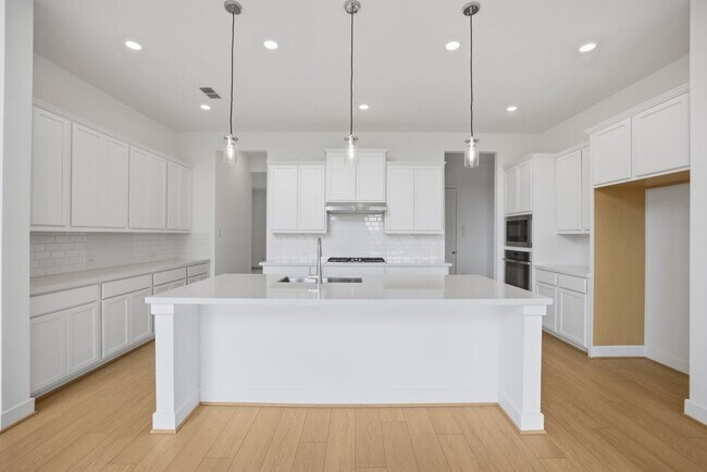 8910 Hampshire Oaks Dr, Cypress, TX 77433 - photo 2