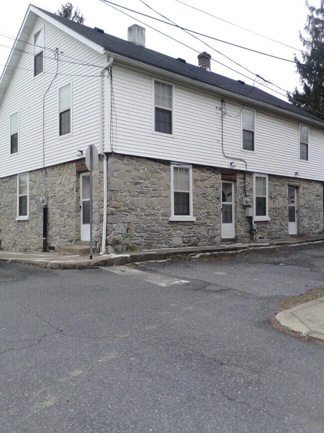 526 Pearl St Unit MiddleTownhome526.5, Catasauqua, PA 18032