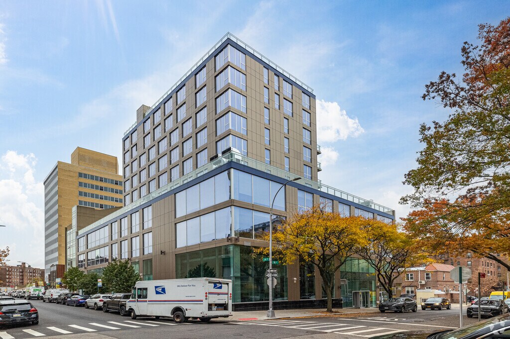 Valence College Preparatory Charter School in Queens is nearby transportation.