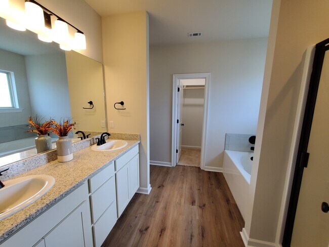 249 Marie Claire Dr, Houma, LA 70364 - photo 4