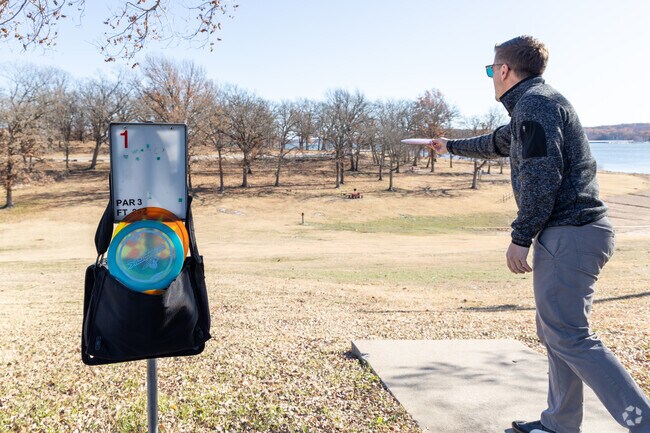 Enjoy the challenge and serenity of the 18-hole disc golf course at Lake Oologah.