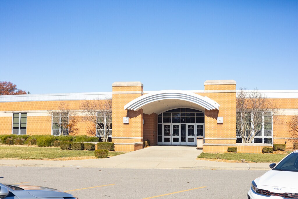 Mascoutah Middle School provides education in 
St. Clair.