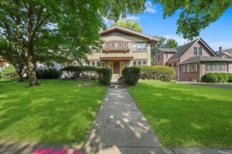 153 Barrypoint Rd Unit Barry1stfloor, Riverside, IL 60546