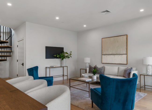 6 Claflin Rd unit 4, Brookline, MA 02445 - photo 5