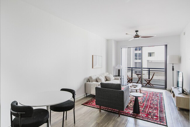 221 SW 12th St unit FL5-ID136, Miami, FL 33130 - photo 4