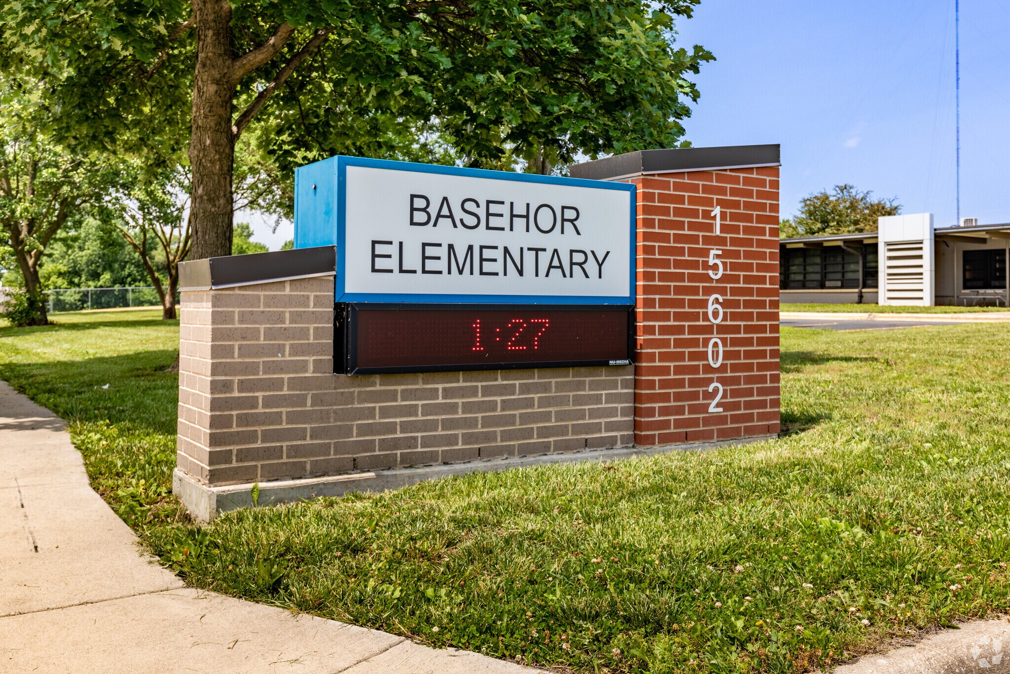 3707 N 155 St, Basehor, KS 66007