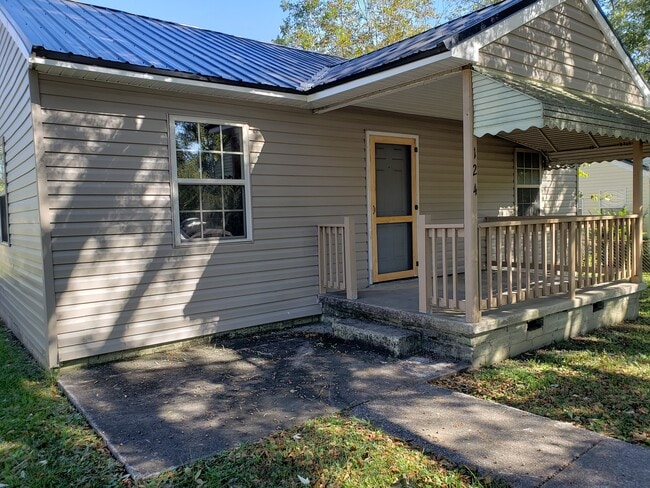 124 E Cherry St, Gadsden, AL 35903 - photo 2