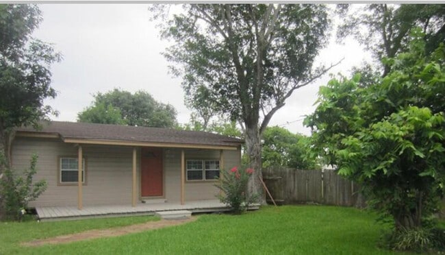 4904 Lone Tree Rd, Victoria, TX 77901 - photo 2