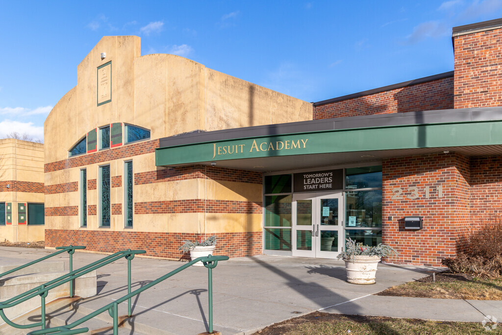 Jesuit Academy serves young men in grades 4-8th.