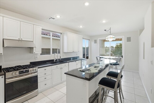 1339 Echo Creek St, Henderson, NV 89052 - photo 6