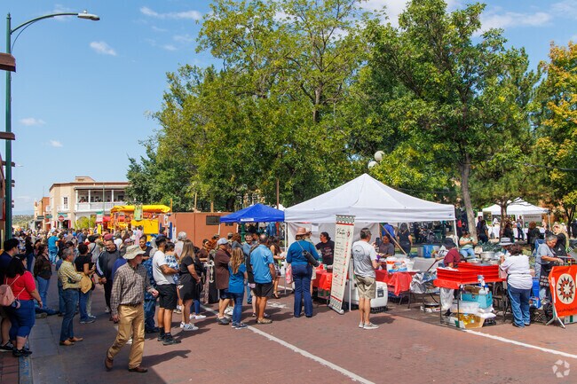 You wont find a shortage of local food vendors around Fiesta de Santa Fe.