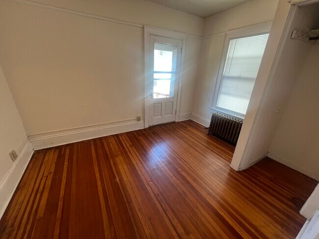 928 Spaight St unit 3, Madison, WI 53703 - photo 6