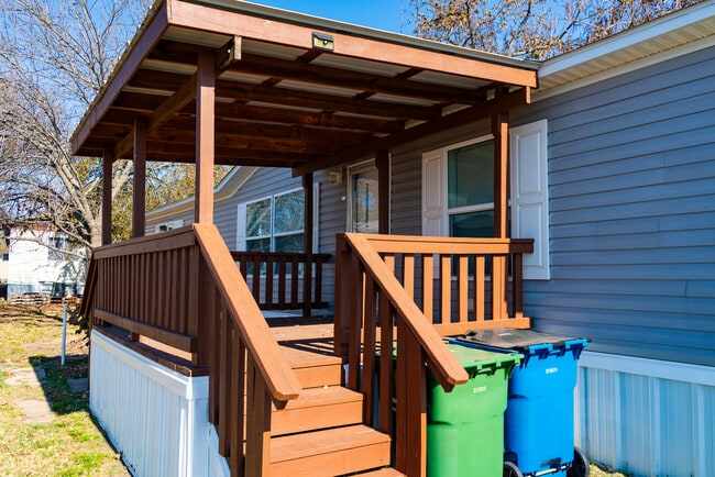 120A Parker Dr, Sanger, TX 76266 - photo 2