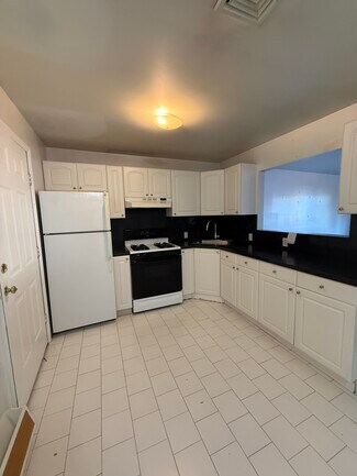 360 Ridge Rd Unit 1, Lyndhurst, NJ 07071