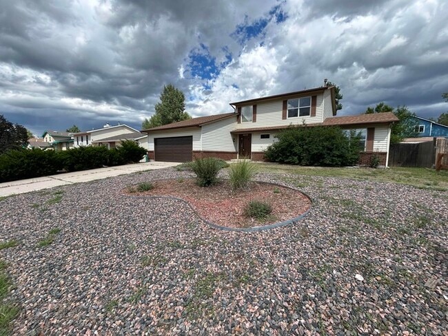 6659 Gambol Quail Dr E, Colorado Springs, CO 80918 - photo 2