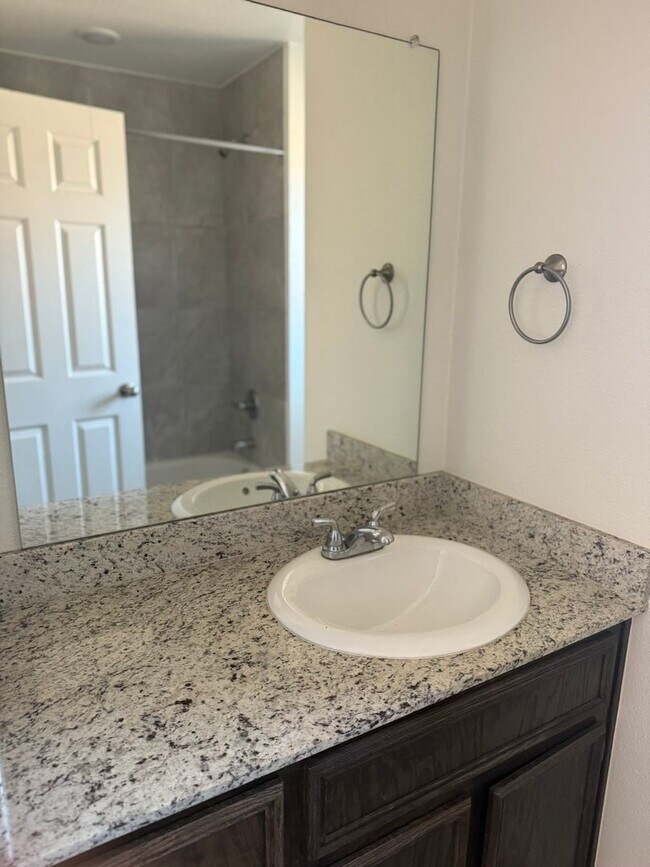 1801 Emma Naylor Ct unit B, Harker Heights, TX 76548 - photo 6