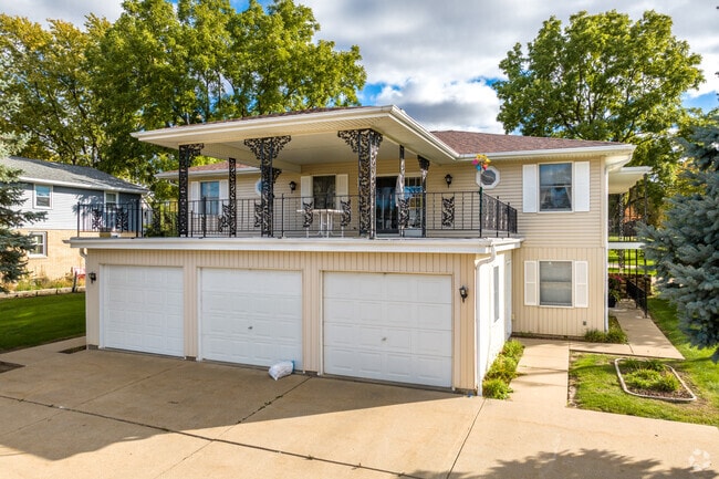 Two story split level house in the Hillcrest area of Peoria, IL.