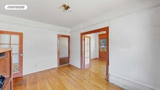 31-04 32nd St, Queens, NY 11106