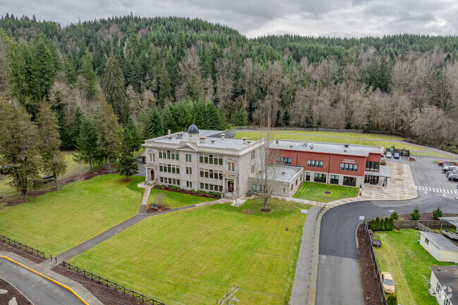 Wilkeson Elementary School offer s B+ rating on Niche.com.