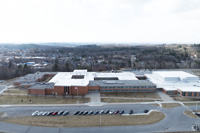 Gloversville has a B overall rating on Niche with a 11 to 1 teacher student ratio.