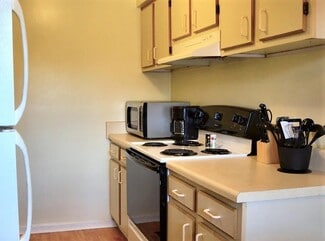 9301 Fishermans Rd, Norfolk, VA 23503