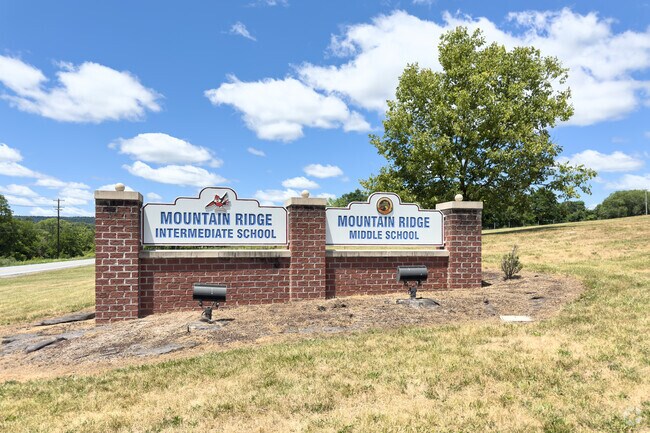 Mountain Ridge Imiddle school earns an 