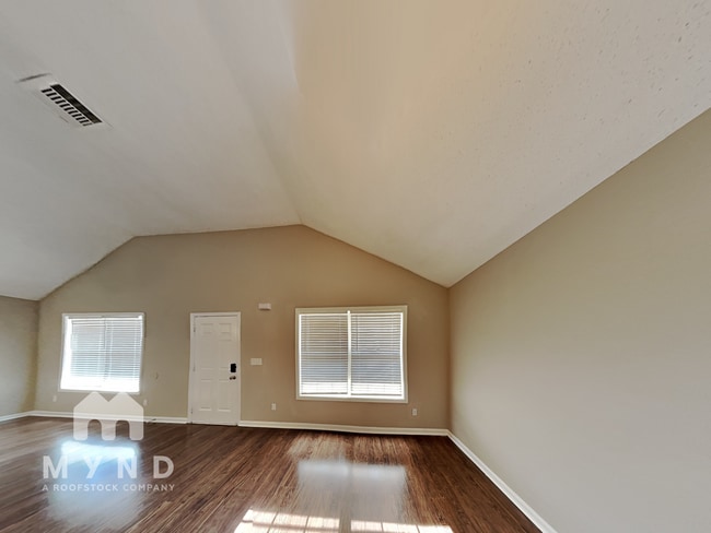 3940 Cypress Pointe Dr, Union City, GA 30291 - photo 4