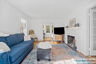 27 Oakwood Rd Unit 2, Auburndale, MA 02466