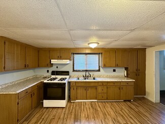 105 W Chartes St, New Castle, PA 16102