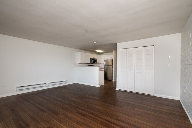 95 W Squantum St unit 611, Quincy, MA 02171 - photo 3