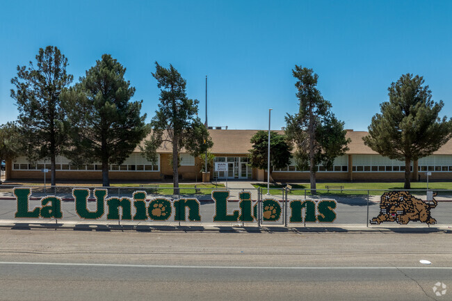 La Union Elementary School provides a welcoming and supportive environment.
