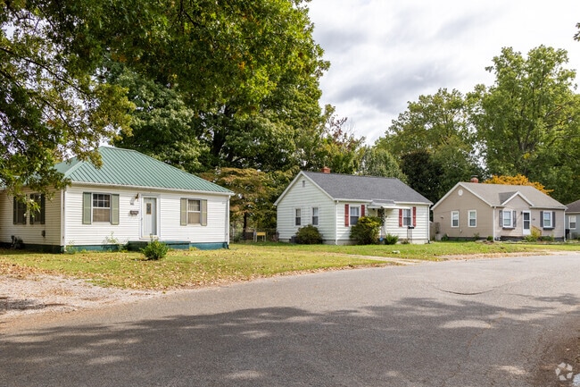 Streets in Lorraine Park are lined with Cape Cod style homes.