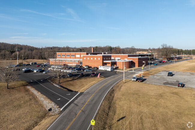 Approximately 867 students attend Abingdon High School.