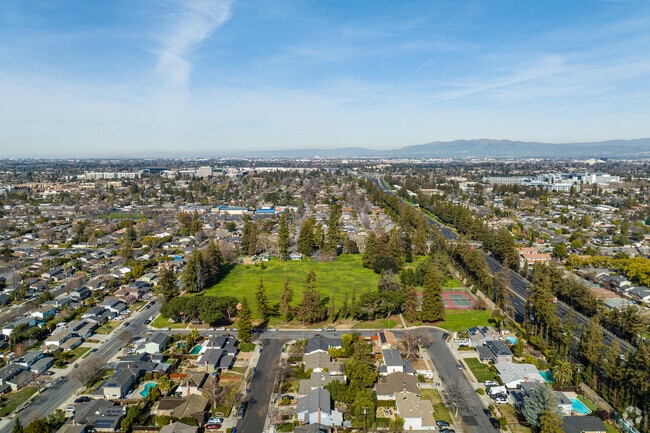 Overview of the Castlemont neighborhood, located in San Jose, CA.