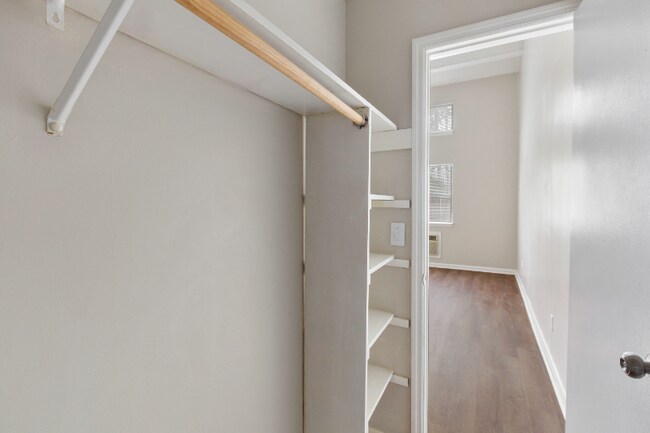 3707 Squaw Valley Dr SW unit d, Huntsville, AL 35805 - photo 6