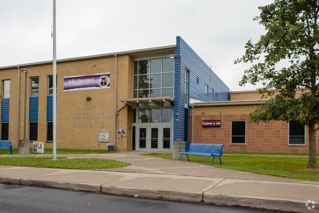 Adlai Stevenson School provides education in the neighborhood of 
Highland Hills