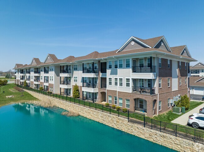 The View at Polaris is a gated community conveniently located just around the corner from Polaris Fashion Place.