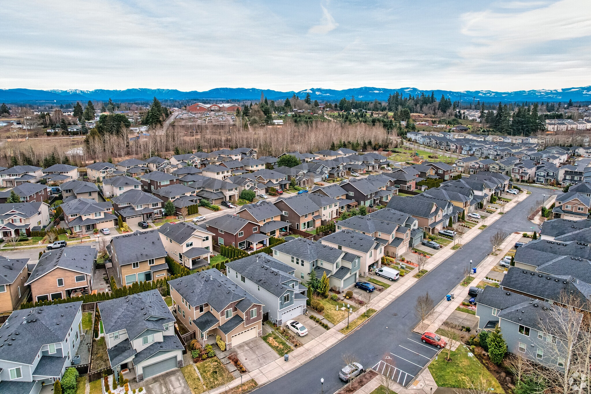 An overview of one of the suburbs in the Lea Hill neighborhood.