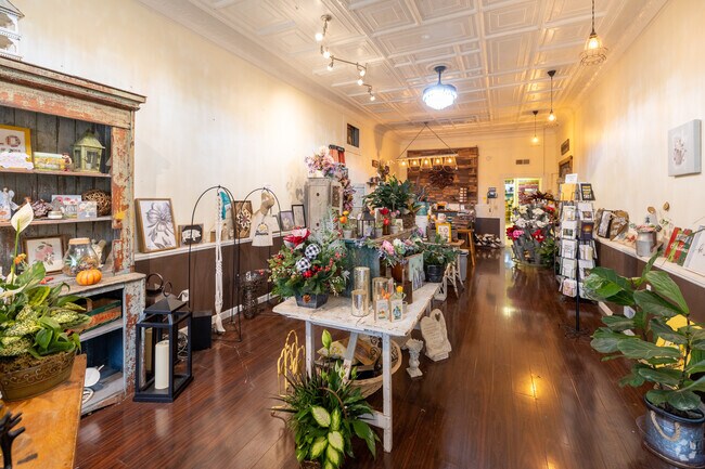 The Rustic Rose has flowers and gifts sure to please the people of Williamsburg.