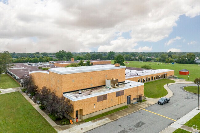 Wisdom Lane Middle School in Levittown has 776 students in grades 6-8 with a ratio of 11 to 1.