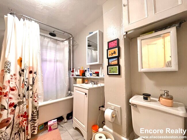 2 Champney Place unit 1 - 3, Boston, MA 02114 - photo 5