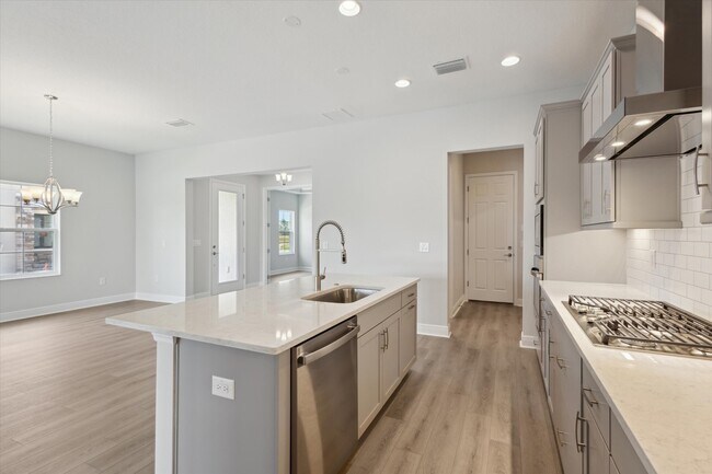 35593 Stableton Ln, Zephyrhills, FL 33541 - photo 7